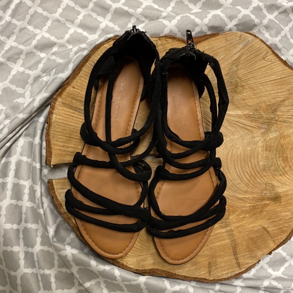 American Eagle - Picture 3 of 8